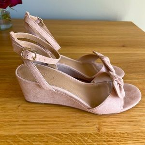 LOFT bow wedge sandal